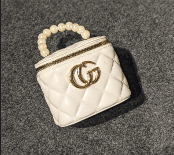 Luxury in a Mini Look_img_1