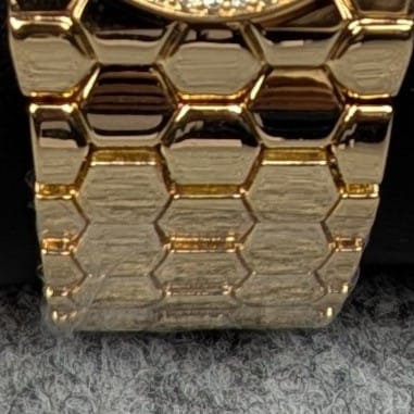 Elegant Golden Ladies Quartz Watch with Crystal Bezel – Premium Bracelet Design (Golden Dial)_img_1
