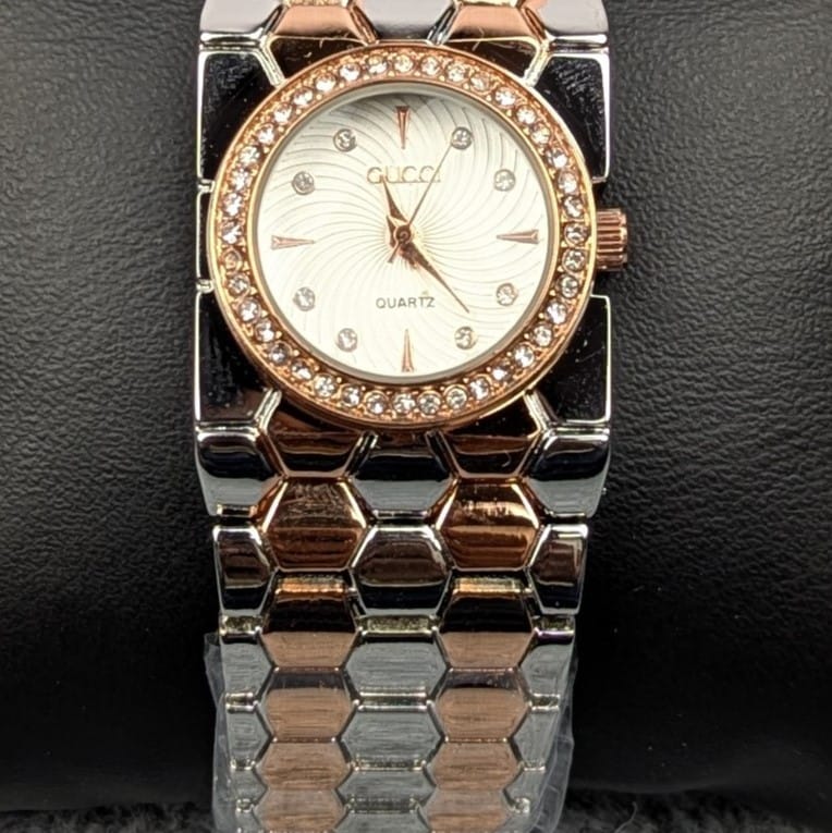 Elegant Multti Ladies Quartz Watch with Crystal Bezel – Premium Bracelet Design (White Dial)