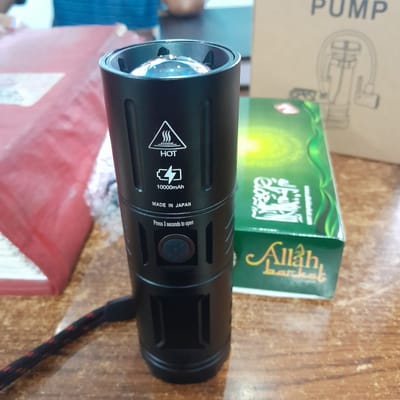Strong Light Lamp T40 LED Flashlight USB Rechargeable Ultra-Bright Torch High Power Lantern Built-in Lithium Batteries_img_0